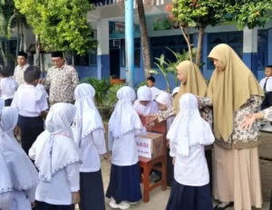 MI Muhammadiyah 05 Palirangan Galang Donasi untuk Korban Bencana Alam