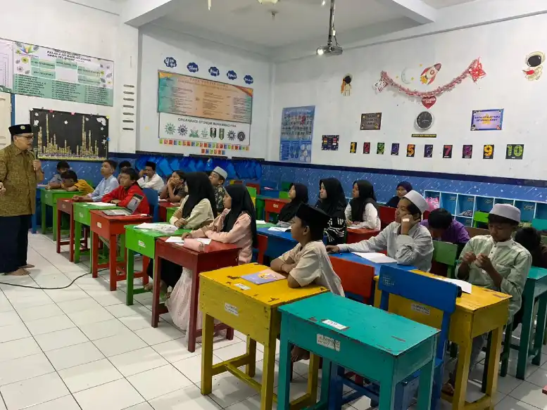 Melalui Qiyamullail, SD Mugres Lakukan Kebiasaan Baik Walaupun Kecil