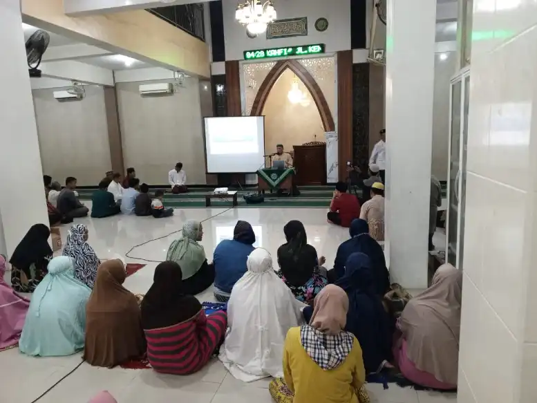 Bangun Kebiasaan Subuh Berjamaah, Masjid Al Kahfi Gelar Pasar Bahagia Ahad Pagi