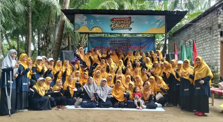 Semangat Kebersamaan Warnai Lomba Sambung Lagu PCA Pangkatrejo di Pantai Kelapa Panyuran
