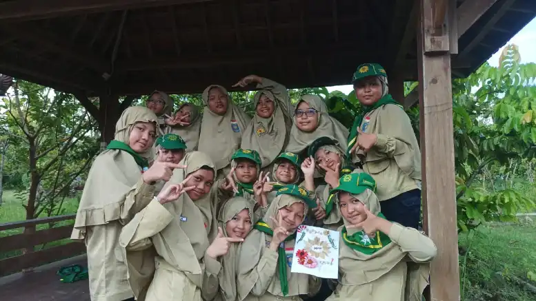 Kreativitas Tanpa Batas, Peserta CPA Ubah Pelepah Pisang Jadi Logo HW