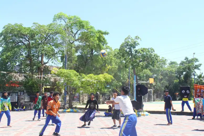 Tawa, Sorak, dan Semangat Baru Warnai Class Meeting SMAMIO Hari Kedua