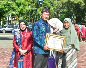 Perempuan Penumbuh Harapan: Wujudkan Ketahanan Pangan dari Kebun Gizi dan Rumah Bibit