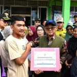 Mendikdasmen Salurkan Bantuan ke Tujuh Sekolah Terdampak Banjir di Sumbar