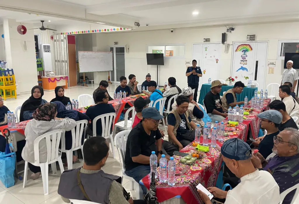 Menerjang Hujan, Muhammadiyah Historical Walk Telusuri Jejak Sejarah Ampel