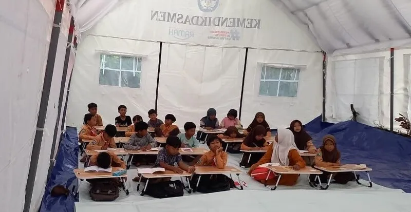 Kemendikdasmen Gerak Cepat Salurkan Bantuan untuk 1.009 Satuan Pendidikan Terdampak Banjir di Aceh, Sumut, dan Sumbar