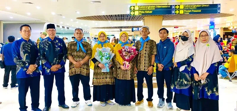 SD Musix Berangkatkan Dua Guru Umrah sebagai Penghargaan 20 Tahun Pengabdian