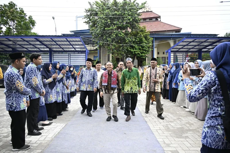 Wamen Fajar Resmikan Revitalisasi SMK Muhammadiyah di Rembang, Dorong Pendidikan Vokasi Berkemajuan