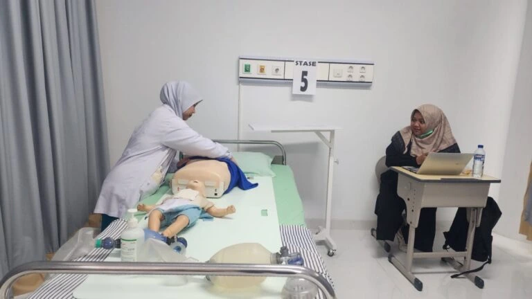 UMM Perkuat Standar Lulusan Keperawatan lewat OSCE Mini Hospital
