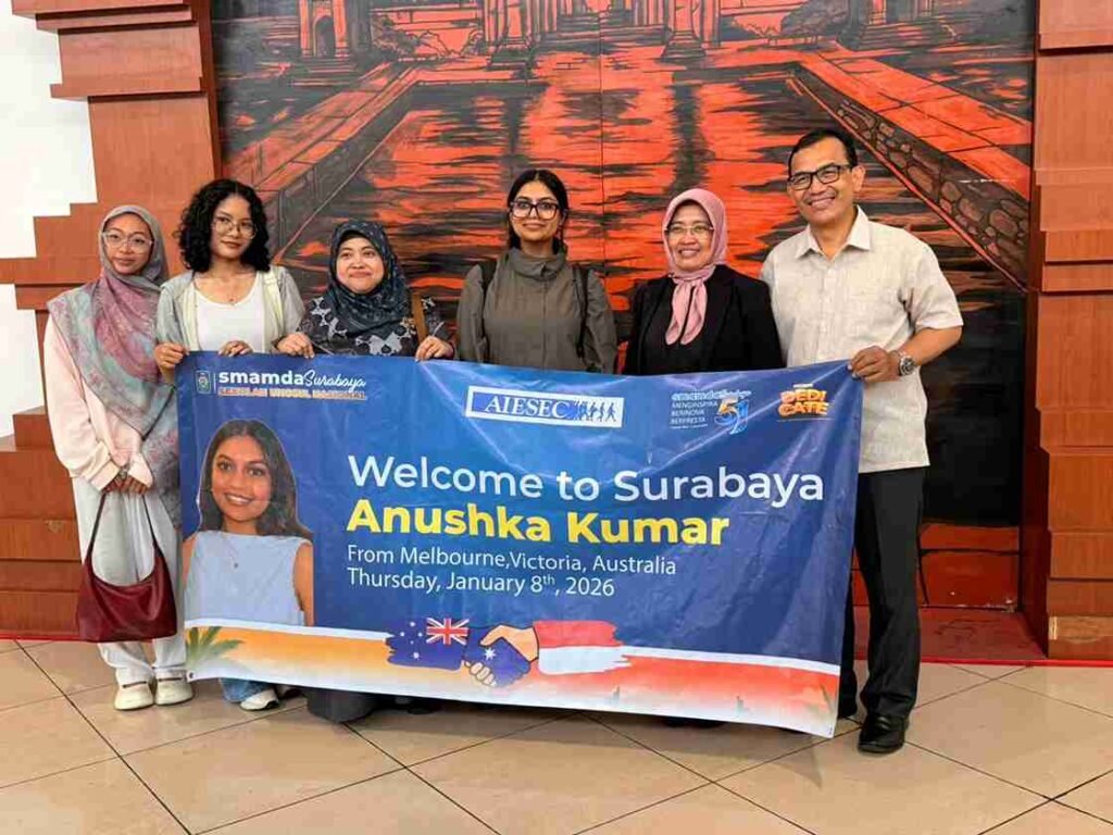 Guest Teacher dari Australia Terkesan dengan Keramahan SMAMDA
