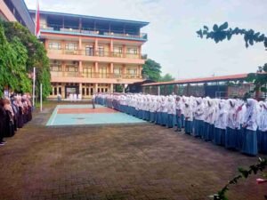 Ngaji Morning dan Upacara Senin, SMAMUGA Tanamkan Disiplin dan Karakter Islami Sejak Pagi