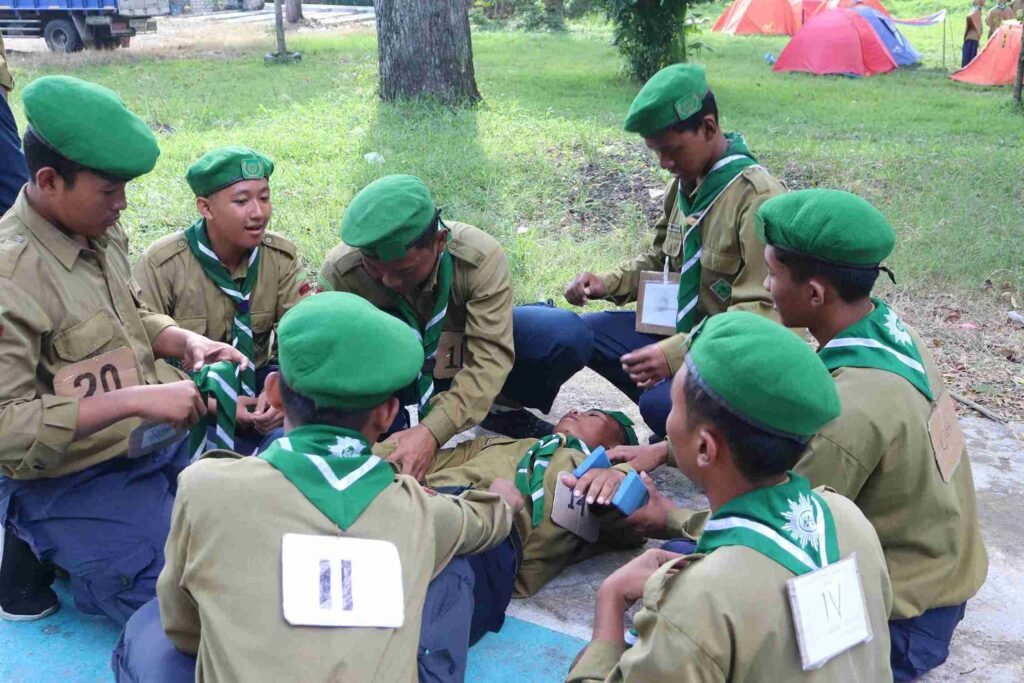 LKP Outdoor Bekali Kader HW Al Mizan dengan Materi P2HW