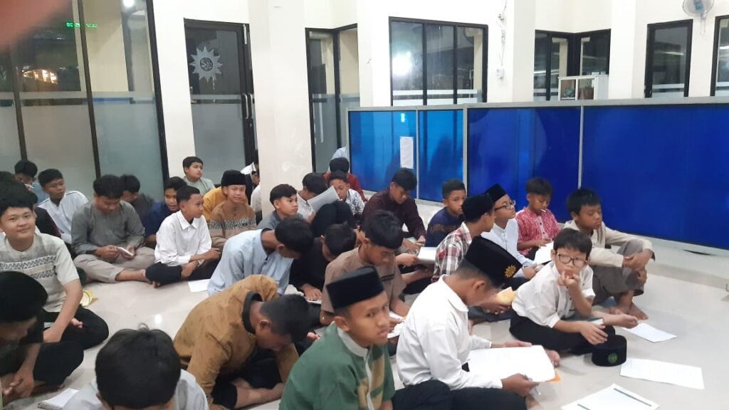 Sepertiga Malam, Sejuta Makna: Pesantren Weekend Mudipat dan Revolusi Pendidikan Akhir Pekan