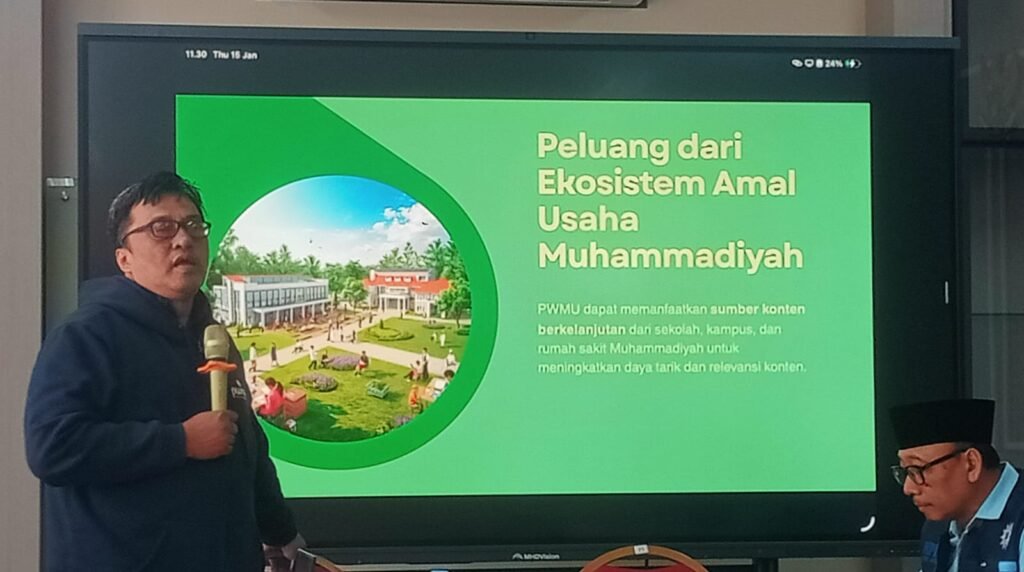 Pemred PWMU.CO Paparkan Arah Kebijakan Redaksi dalam Raker PWMU
