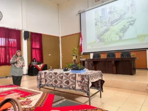 Smamita Belajar Urban Farming di BRMP Jatim, Siswa Diajari Budidaya Sayuran di Lahan Sempit