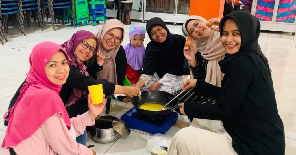 Wali Murid Pra-Sekolah SD Mugres Asah Kreativitas Melalui Cooking Class