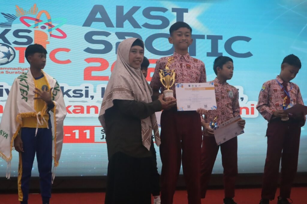 Kontingen Estafet Putra Sekolah Inovatif Jagir Ukir Prestasi di AKSI SPOTIC 2026