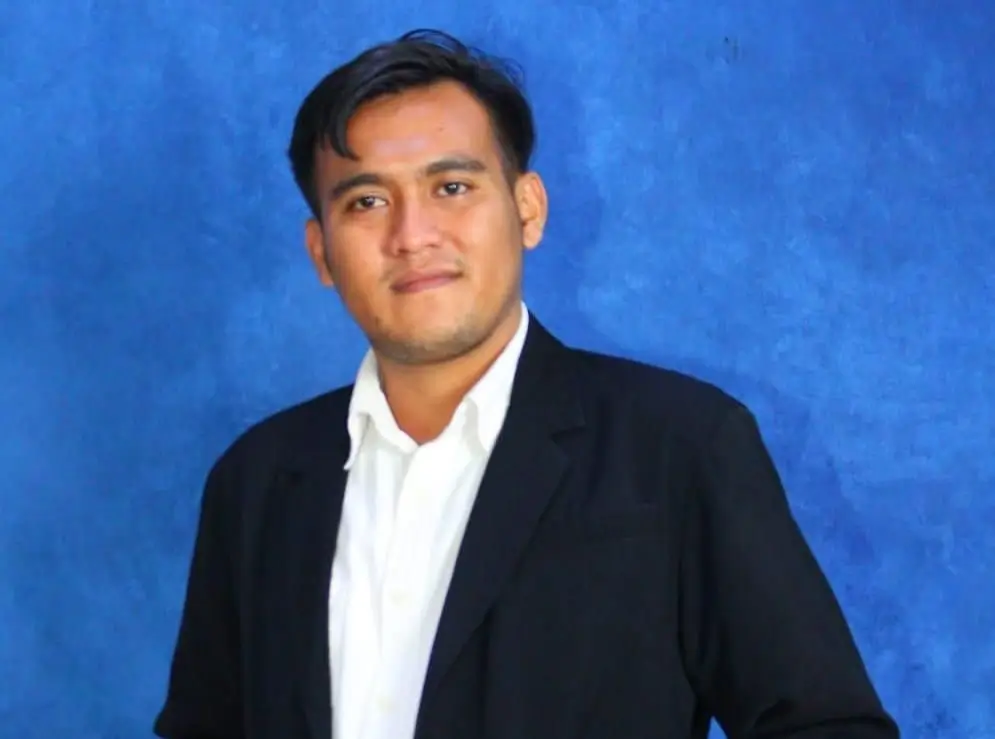 Kuliah Sebagai Mitos Kesuksesan