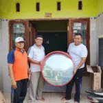 SD Almadany Kedanyang Serahkan Bantuan Kaca Cembung untuk Kelancaran Lalu Lintas