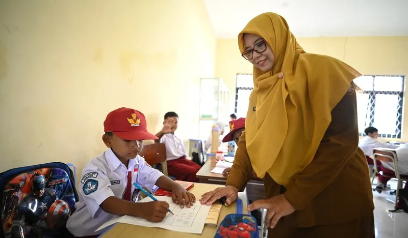 Mendikdasmen Apresiasi Langkah Polri Hentikan Penyidikan Kasus Guru SD di Jambi, Tegaskan Semangat Restorative Justice dalam Dunia Pendidikan