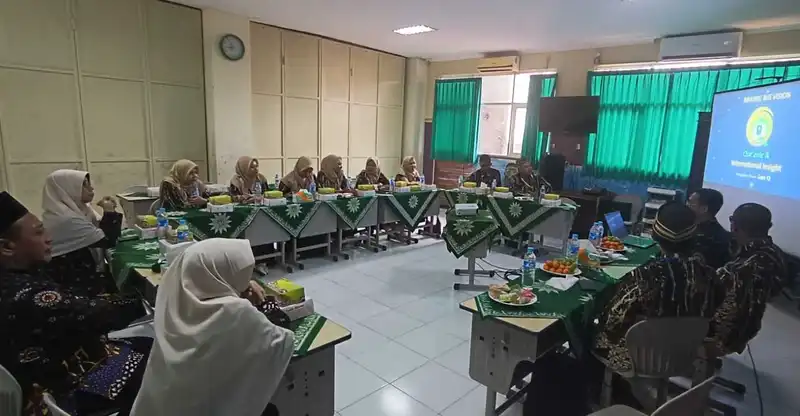 Gali Program Unggulan, SD Muhammadiyah 9 Malang Kunjungi SD Musix