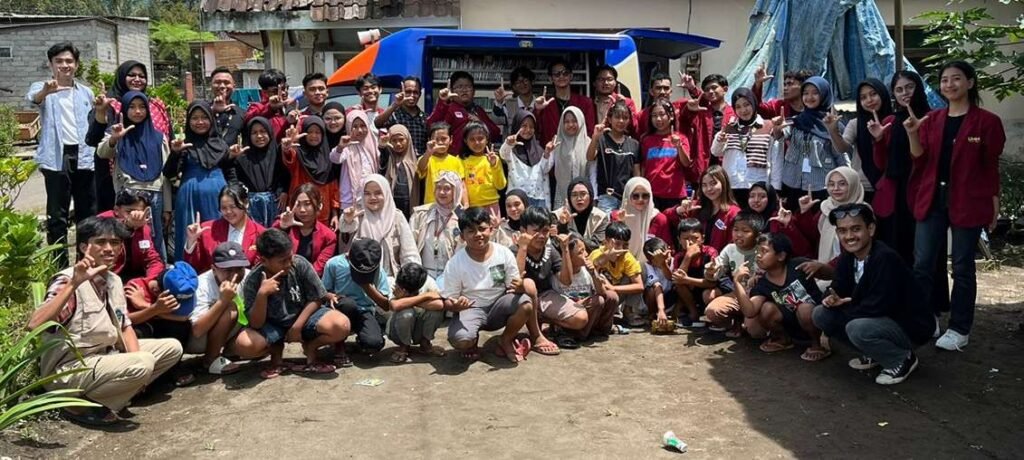 UMM dan RBC Institute Jalankan SDGs Lewat Program Mobil Pustaka di Poncokusumo