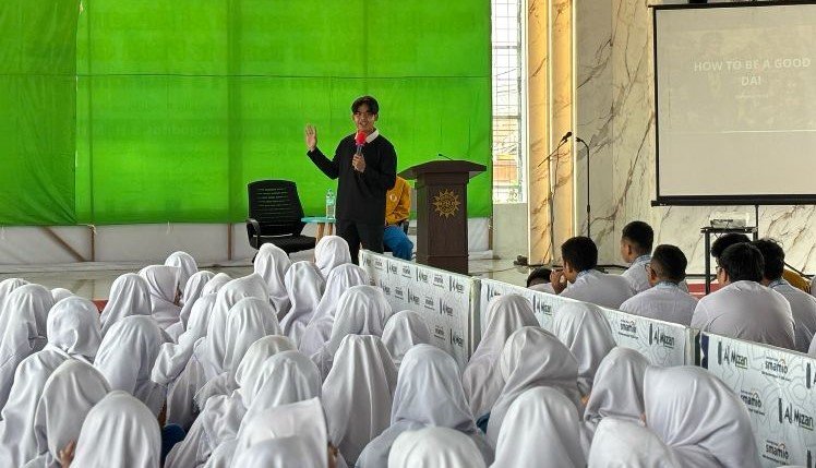 SMAMIO Gresik Gagas De Talks: Mulai Semester Baru dengan Semangat Dakwah Digital