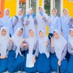 Hidupkan Etos Keilmuan, SMP Muhammadiyah 1 Surabaya Adakan Praktikum Reaksi Kimia