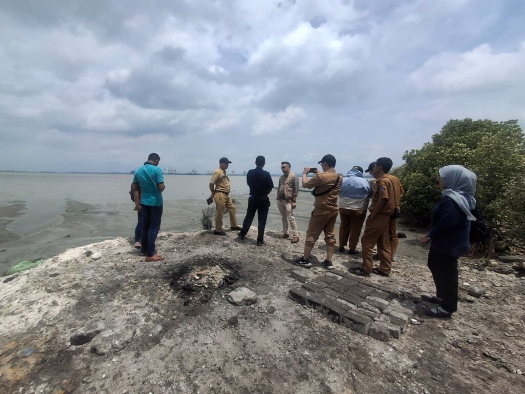 Pesisir yang Selalu Kalah di Meja Kebijakan
