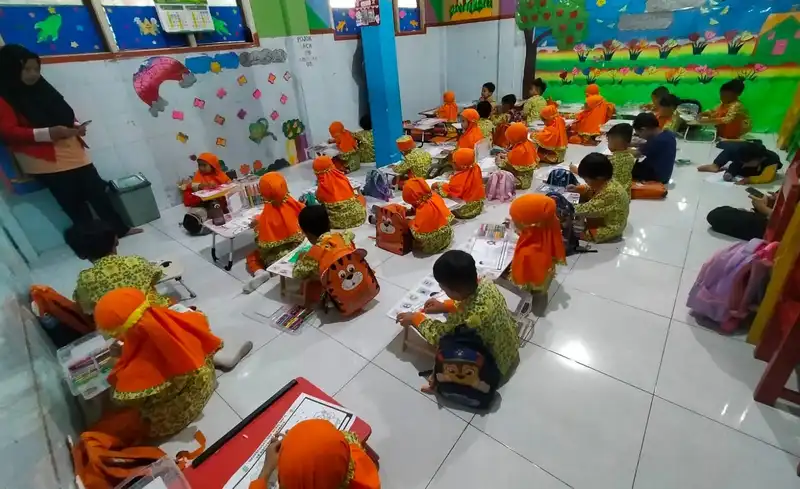 Bersama Krayon dan Imajinasi, Siswa TK ABA 39 Surabaya Belajar Makna Isra Mikraj