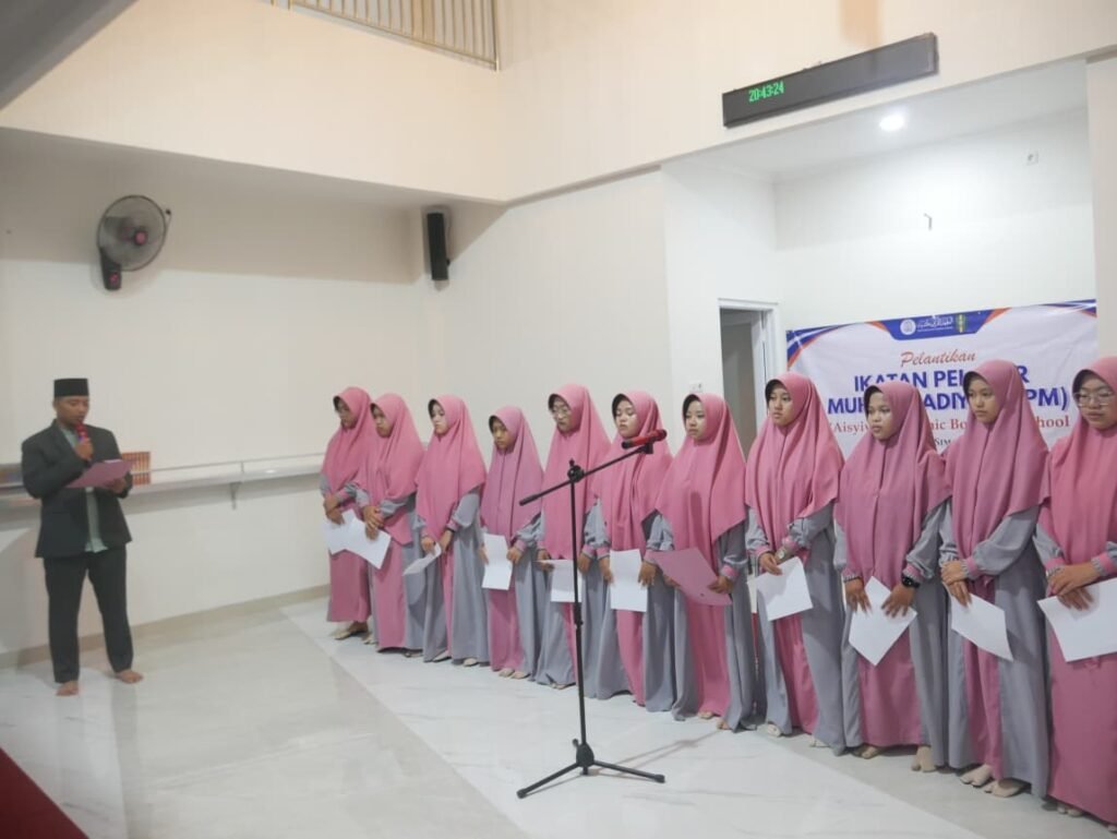 Pelantikan IPM AQBS Periode 2026/2027, Momentum Regenerasi dan Pendidikan Kepemimpinan Santriwati AQBS