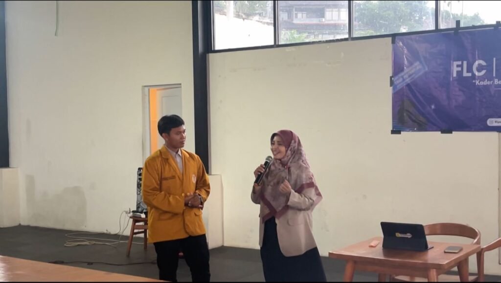 FLC IPM SMA Muhammadiyah 10 Gresik Bekali Pelajar Leadership dan Character Building