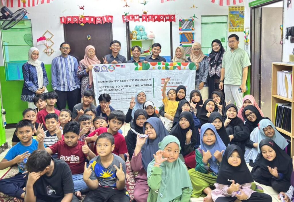 Pengabdian Masyarakat: Mengenal Dunia Farmasi dan Manfaat Lavender sebagai Aromaterapi di SBM Kepong, Kuala Lumpur