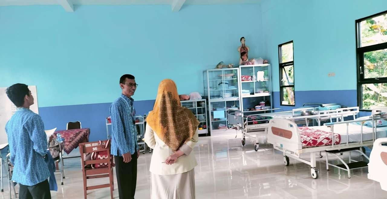 Ruang Praktik Baru SMK Muhammadiyah 1 Blitar Diverifikasi RS Islam Aminah untuk Uji Kompetensi Siswa