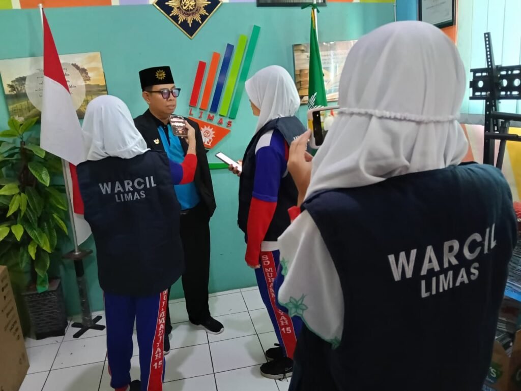 Semangat Wartawan Cilik SDM Limas Saat Meliput Kegiatan Milad SDM Limas Ke 75 Tahun