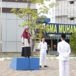 Dari Kebiasaan Kecil Menuju Mimpi Besar: Pesan Inspiratif di Upacara Senin SMAMIO