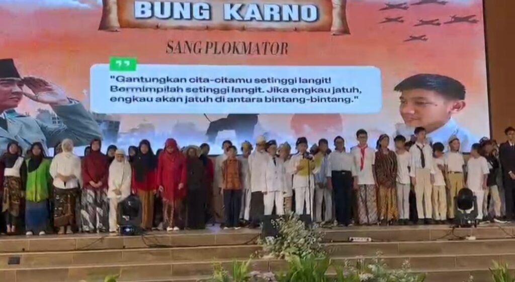 Heroes Monologue Jadi Tampilan Pembuka Milad ke-56 SD Muhammadiyah 18 Surabaya