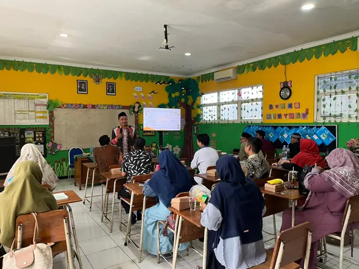 Kajian Guru dan Karyawan SD Muhammadiyah 8 Tulangan: Mengelola Lelah Menjadi Lillah dalam Mendidik Generasi Berakhlak