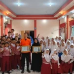 Hallo Dik: Alumni Sekolah Kreatif SD Muhammadiyah 2 Tulangan Tebar Motivasi