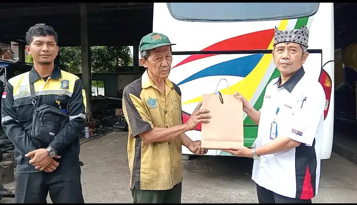 Menembus Dunia Industri, Siswa SMK Muhammadiyah 9 Gambiran Digembleng Langsung di PO Minto Lestari