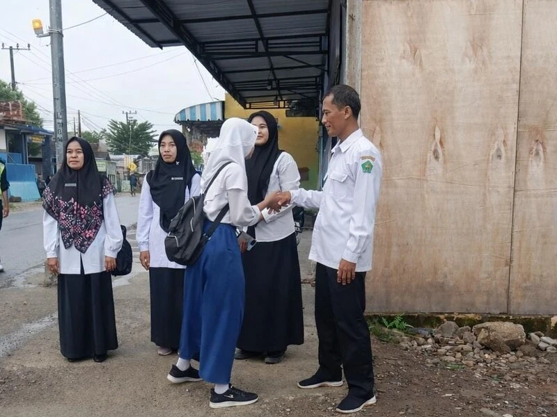 M4sbro’s Morning, Budaya Pagi Positif di MTs Muhammadiyah 4 Sugihwaras