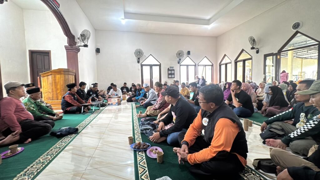 Ratusan Riders Muhammadiyah Malang Raya Adakan Baksos Milad Muhammadiyah ke-113 di Ampelgading