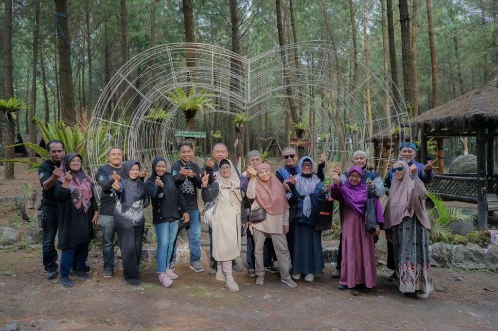 Touring BikersMu Malang Raya ke Ampelgading: Gas Kebersamaan, Tebar Keberkahan