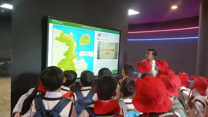 Siswa SD Almadany Menjelajah di Gresik Universal Science, Kenali Budaya Gresik dengan Asyik