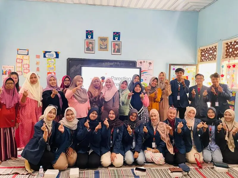 Mahasiswa UMG Gelar Kelas Parenting Anak Usia Dini di TK Dharma Wanita Desa Sawo