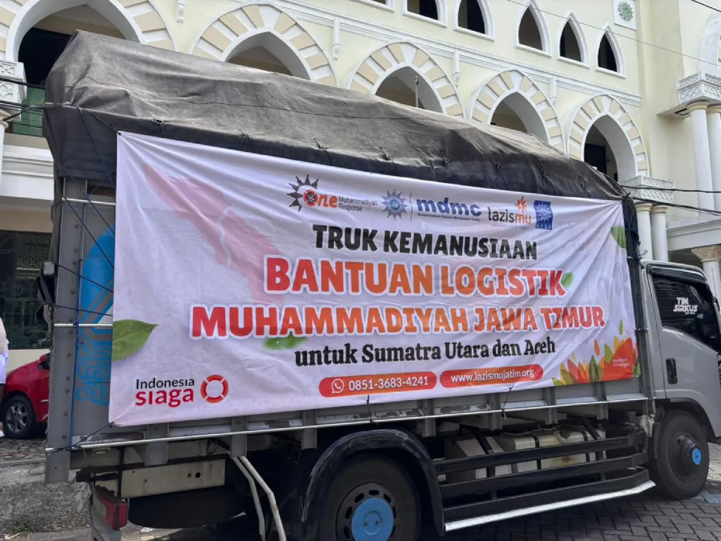 Muhammadiyah Jatim Kirim 2 Truk Kemanusiaan dan Kendaraan Operasional ke Aceh dan Sumatera Utara