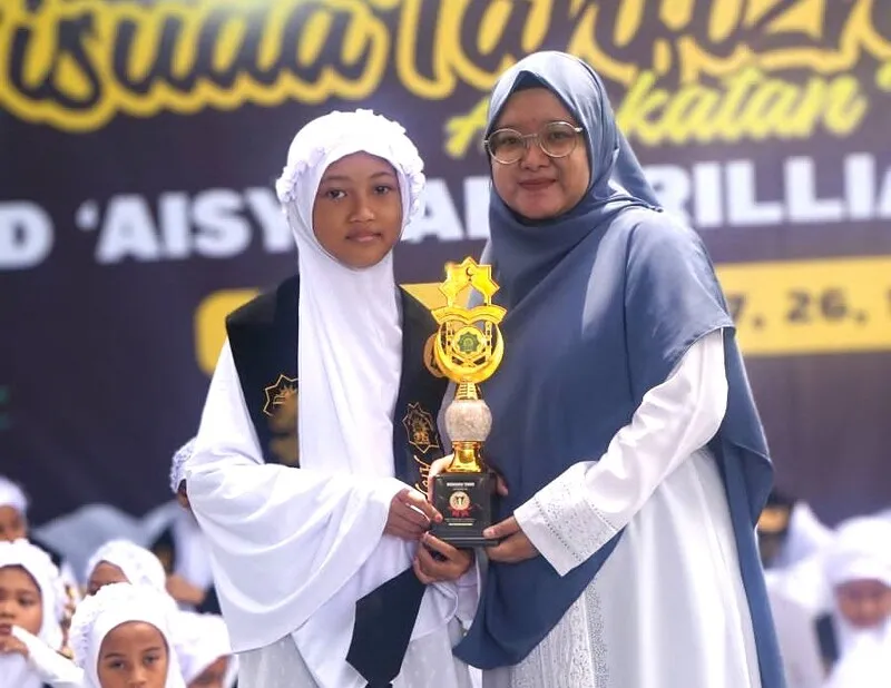 SD Aisyiyah Brilliant Academy Jombang Sukses Gelar Wisuda Tahfidz Angkatan V