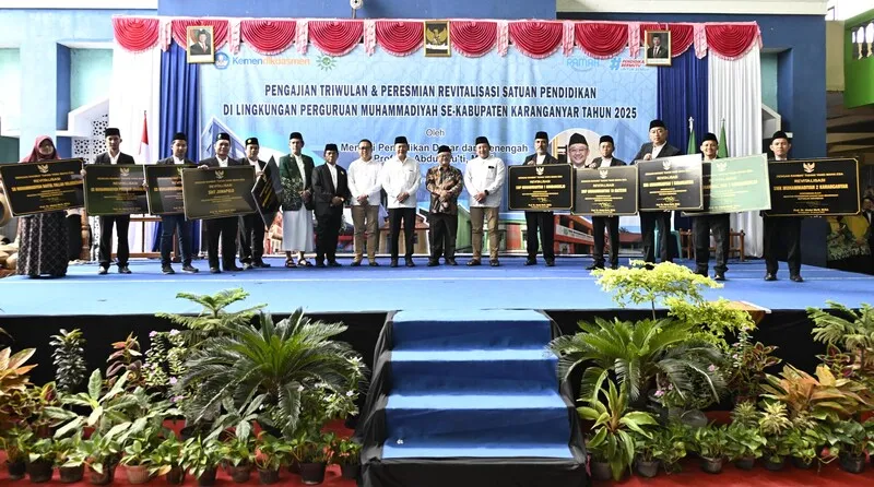 Mendikdasmen Resmikan Revitalisasi Sekolah di Karanganyar, Tekankan Pembelajaran Bermakna dan Menggembirakan