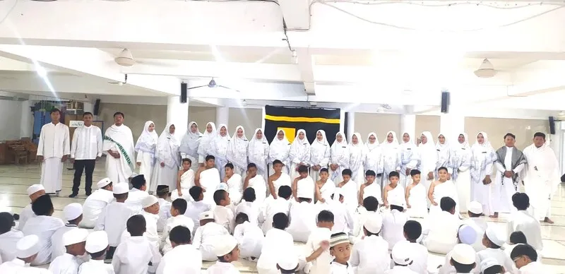 SD Muhammadiyah 3 ICP Sumberrejo Gelar Simulasi Manasik Haji, Hadirkan Replika Ka’bah hingga Tugu Jamarat