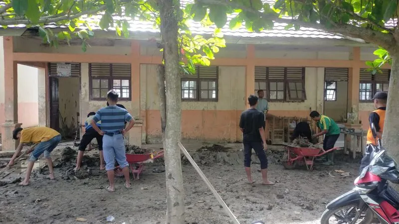 Kemendikdasmen Pastikan Pembelajaran Pascabanjir di SMAN 1 Peusangan Siblah Krueng Tetap Berjalan Meski Fasilitas Terbatas